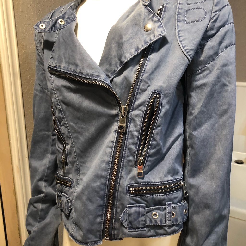 Closed Jacket
